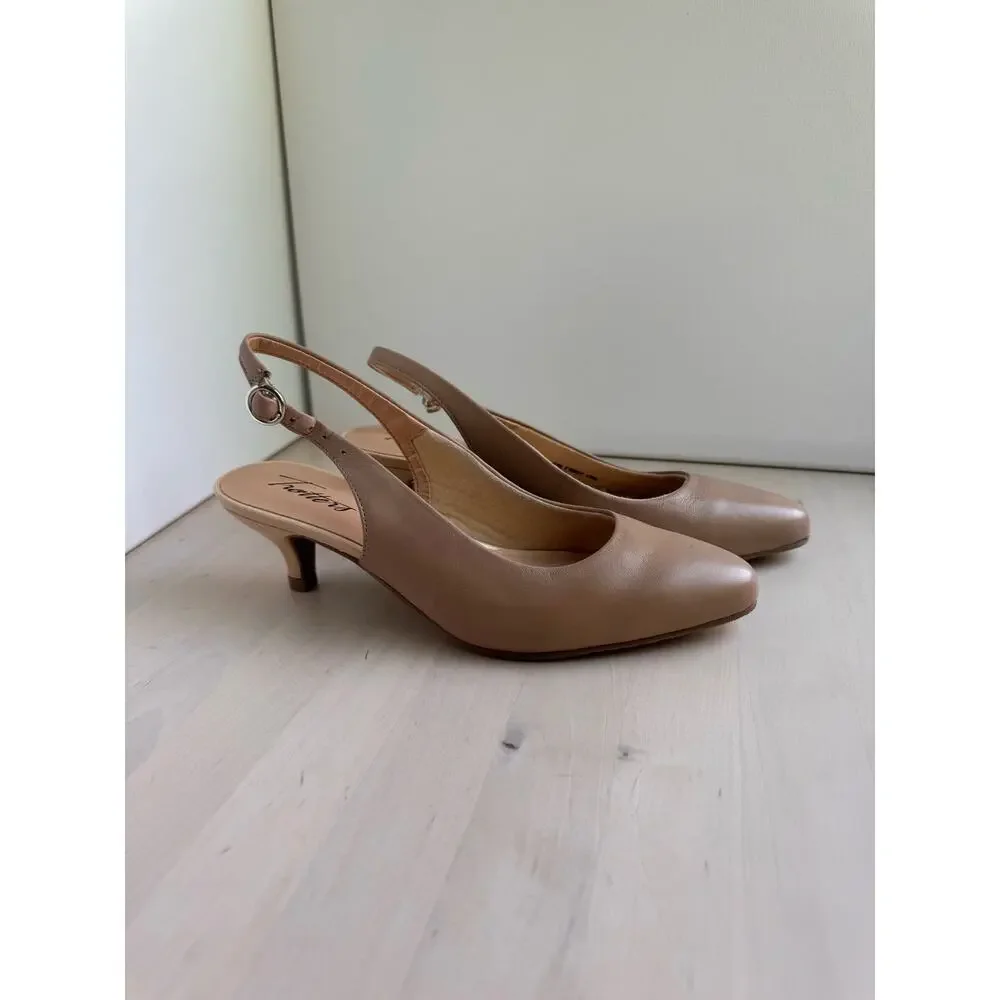 Trotters Keely Beige Leather Kitten Heel Pumps Comfort Dress Shoes Size 6